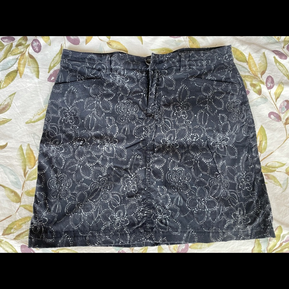 Eddie Bauer skorts 6